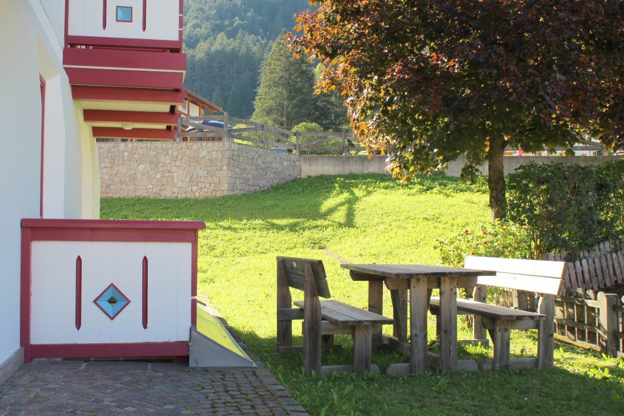 Casa Azzurra Lägenhet Pozza di Fassa Exteriör bild