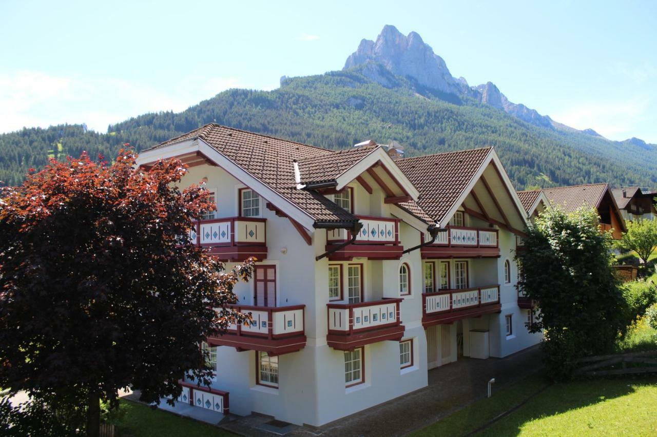 Casa Azzurra Lägenhet Pozza di Fassa Exteriör bild